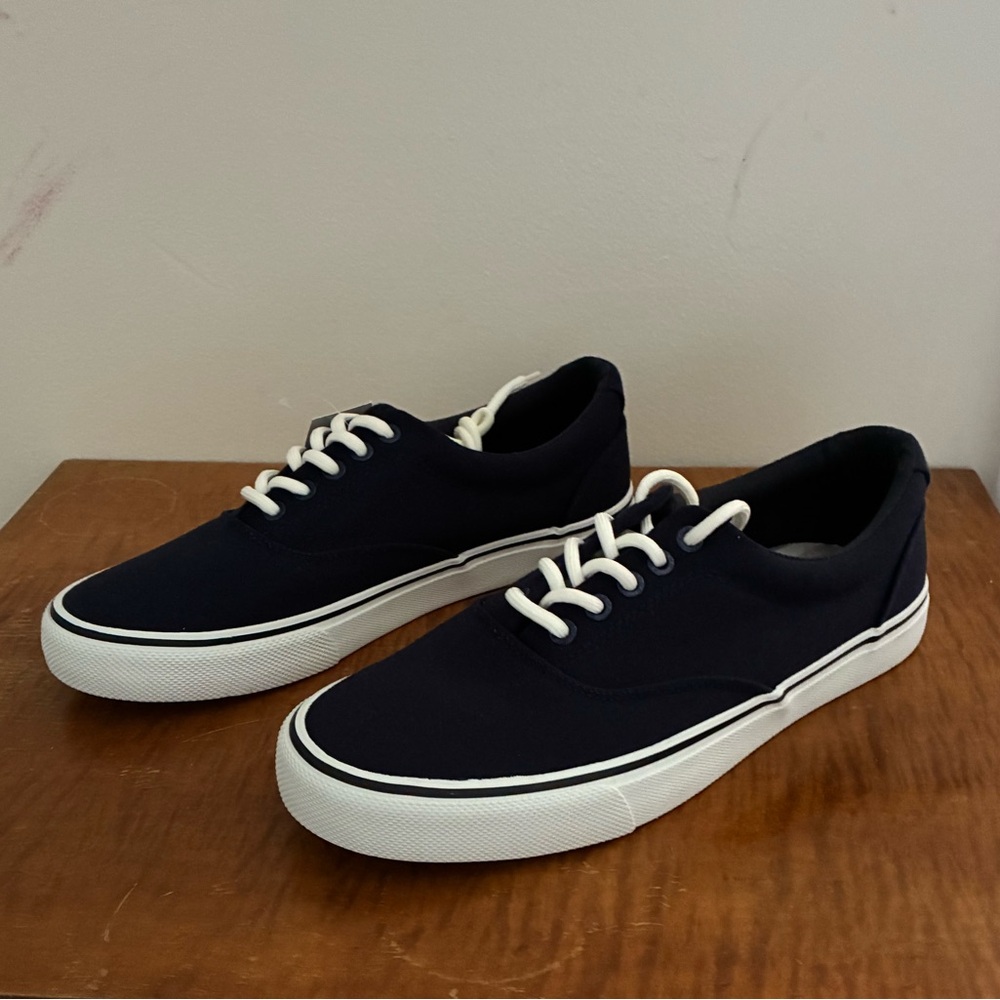 Men’s Casual Navy Shoes, Size 8